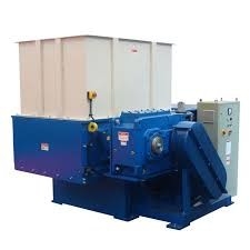 تقطيع الأنابيب البلاستيكية PPR PVC PE تقطيع 1500 كجم / ساعة 75Kw 350mm